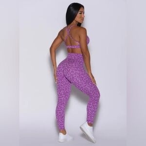 Bombshell Curves Animal Cheetah Leopard Print Purple Lavender Leggings Large